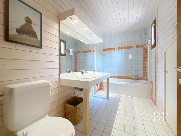 Maison à vendre 5 pièces de 259 m2 CRANVES SALES (74)