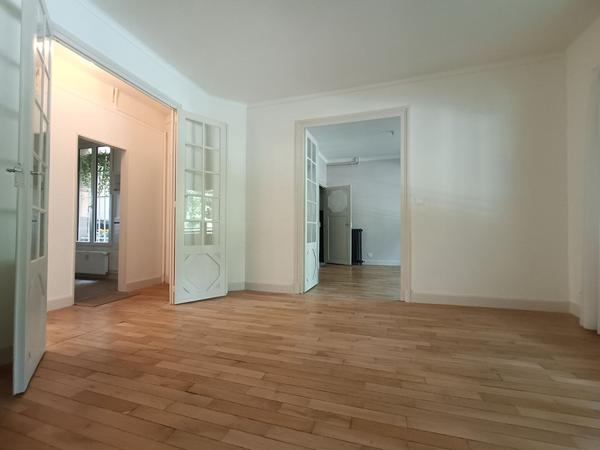 Appartement  à Tours avec parking et caves