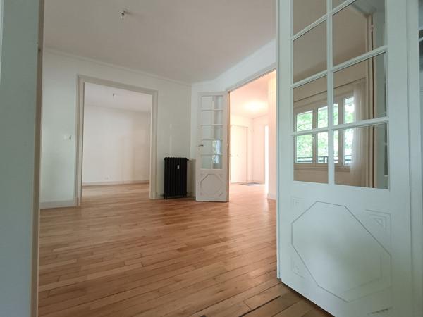 Appartement  à Tours avec parking et caves