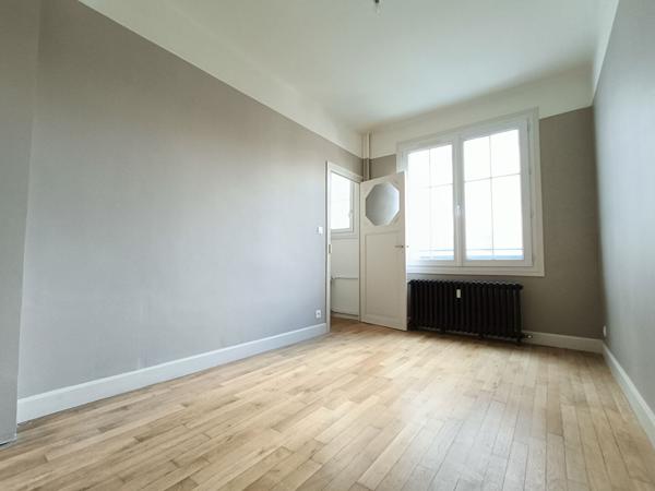 Appartement  à Tours avec parking et caves