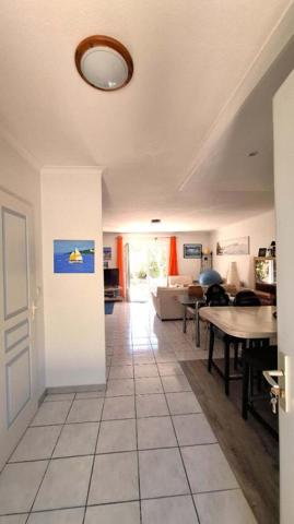 Villa 4 pièces  de 82m²  avec 3 chambres , un jardin et  un garage à La Garde