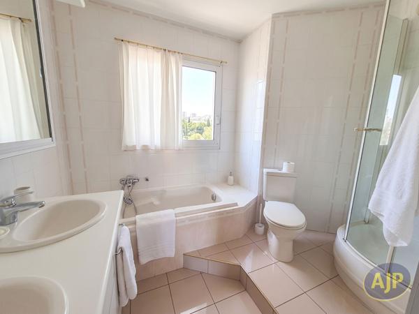 Location appartement Nantes : 1 800 € - AJP Immobilier Nantes Ouest