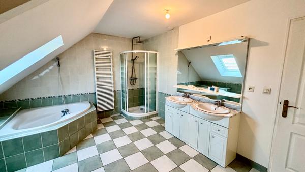 Maison familiale de 104 m² avec jardin - L'Huisserie (53970)