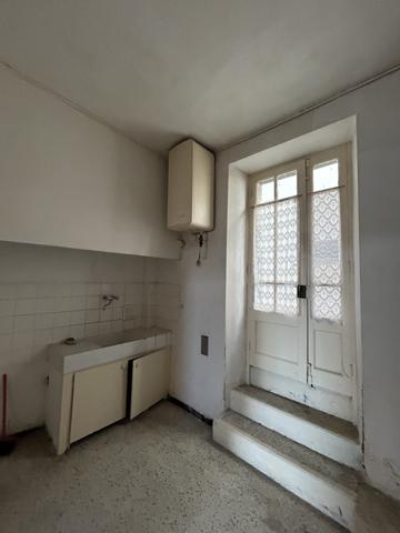 Sur la Promenade à Alzonne, maison de village de 65m² à rénover. Alzonne (11170)