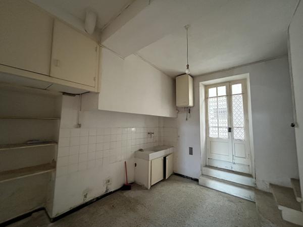 Sur la Promenade à Alzonne, maison de village de 65m² à rénover. Alzonne (11170)