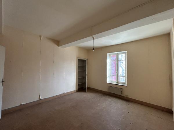 Sur la Promenade à Alzonne, maison de village de 65m² à rénover. Alzonne (11170)