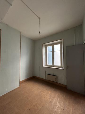 Sur la Promenade à Alzonne, maison de village de 65m² à rénover. Alzonne (11170)