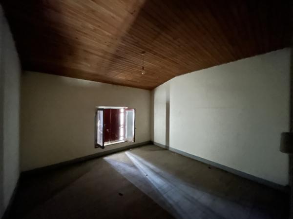 Sur la Promenade à Alzonne, maison de village de 65m² à rénover. Alzonne (11170)