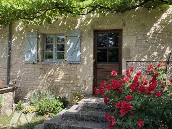 A VENDRE : Dans un endroit paisible, en situation isolée entre SOUILLAC (Lot - 46) et BRIVE, ma...