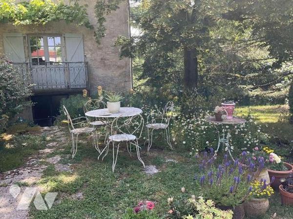 A VENDRE : Dans un endroit paisible, en situation isolée entre SOUILLAC (Lot - 46) et BRIVE, ma...