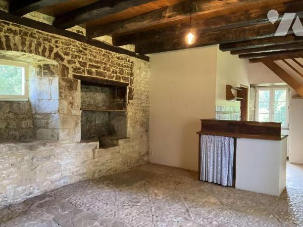 A VENDRE : Dans un endroit paisible, en situation isolée entre SOUILLAC (Lot - 46) et BRIVE, ma...