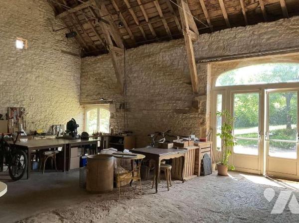 A VENDRE : Dans un endroit paisible, en situation isolée entre SOUILLAC (Lot - 46) et BRIVE, ma...