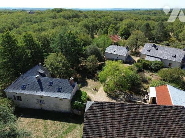 A VENDRE : Dans un endroit paisible, en situation isolée entre SOUILLAC (Lot - 46) et BRIVE, ma...