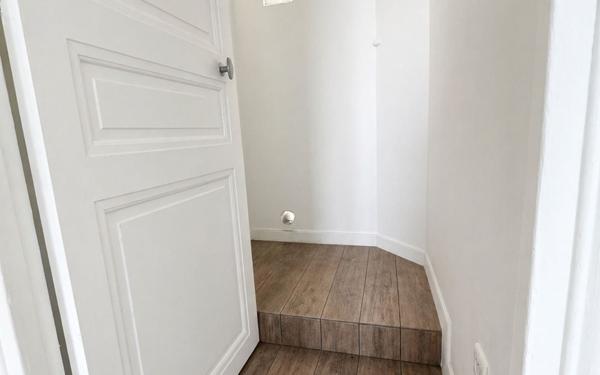 Appartement à vendre    2 pièces • 43,02 m2 Montreuil