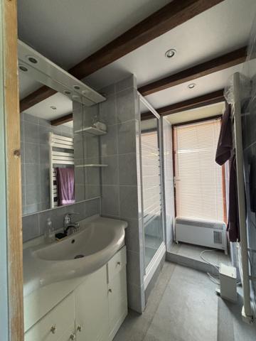 LAIGNES 21330 Ensemble immobilier 1811 de 220 M² s avec dépendances cour et terrain  Laignes (21330)