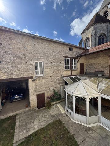 LAIGNES 21330 Ensemble immobilier 1811 de 220 M² s avec dépendances cour et terrain  Laignes (21330)