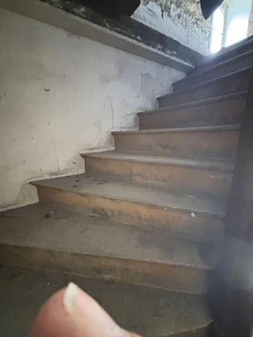 LAIGNES 21330 Ensemble immobilier 1811 de 220 M² s avec dépendances cour et terrain  Laignes (21330)