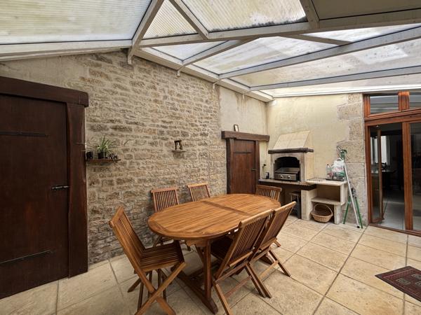 LAIGNES 21330 Ensemble immobilier 1811 de 220 M² s avec dépendances cour et terrain  Laignes (21330)