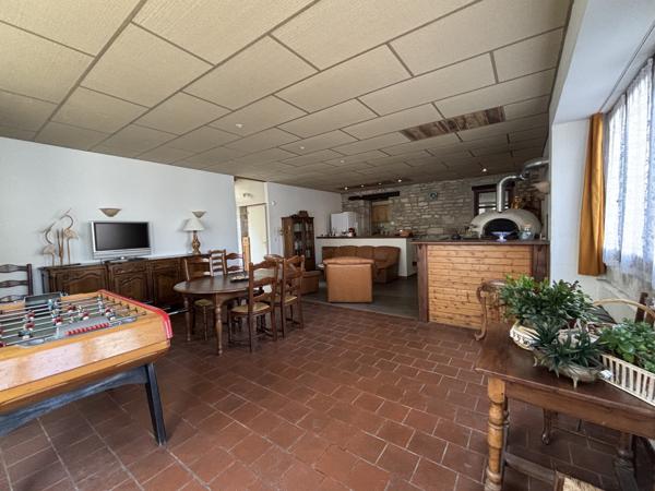 LAIGNES 21330 Ensemble immobilier 1811 de 220 M² s avec dépendances cour et terrain  Laignes (21330)