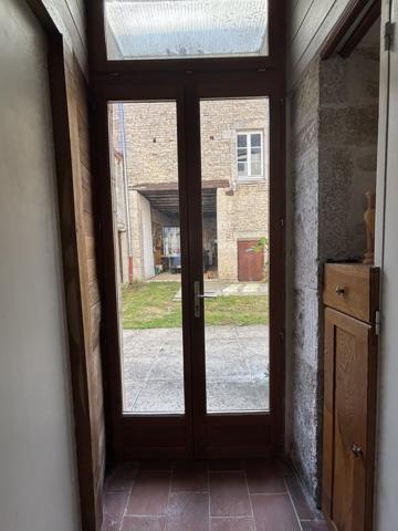 LAIGNES 21330 Ensemble immobilier 1811 de 220 M² s avec dépendances cour et terrain  Laignes (21330)