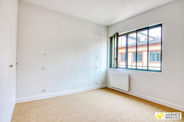 Versailles Notre Dame - Maison 5 pièces 131.60 m² au sol avec terrasse arborée de 33 m² 1 098 000 € **  - Référence  28410