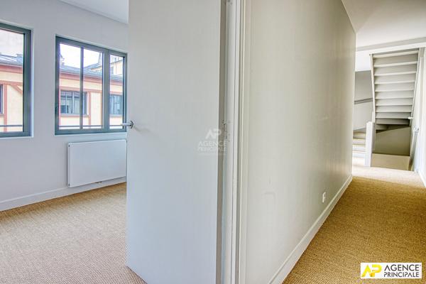 Versailles Notre Dame - Maison 5 pièces 131.60 m² au sol avec terrasse arborée de 33 m² 1 098 000 € **  - Référence  28410