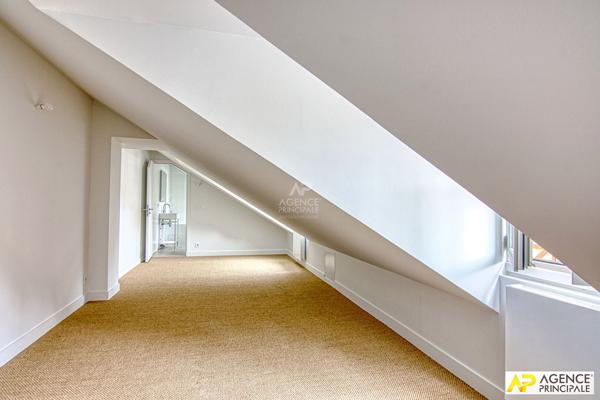 Versailles Notre Dame - Maison 5 pièces 131.60 m² au sol avec terrasse arborée de 33 m² 1 098 000 € **  - Référence  28410