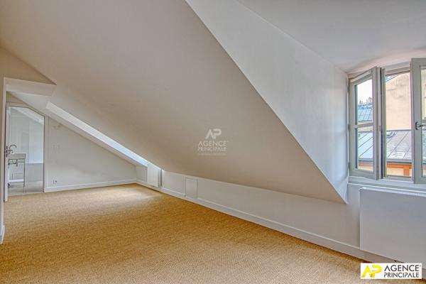 Versailles Notre Dame - Maison 5 pièces 131.60 m² au sol avec terrasse arborée de 33 m² 1 098 000 € **  - Référence  28410