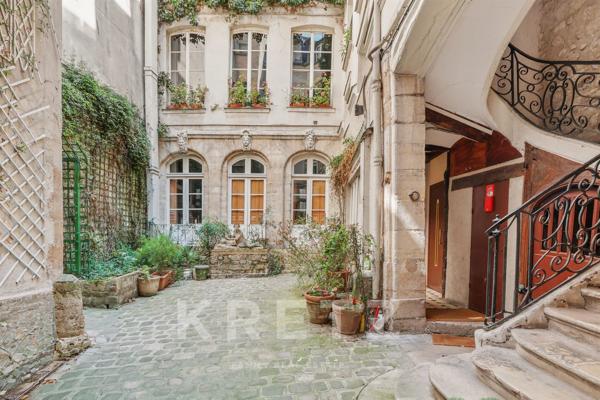 Duplex d'architecte avec terrasse au coeur du Quartier Latin