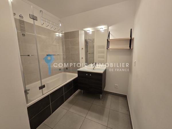 Appartement
                                                                                                                                                                                                                                                                                                                        3 pièce(s)                                                                                                                                                                                                          2 chambre(s)                                                                                                                                                                                                          62.65  m²