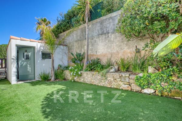 LE PRADET – LES OURSINIÈRES – MAISON FRONT DE MER RÉNOVÉE AVEC VUE PANORAMIQUE SUR LA RADE DE TOULON