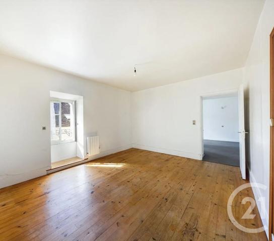 Immeuble à vendre  123 m2 MACHAULT - 77
