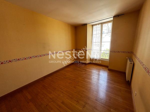 Local Commercial + Appartements au Coeur de Nontron avec Jardin (investissement)