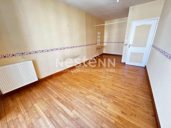 Local Commercial + Appartements au Coeur de Nontron avec Jardin (investissement)