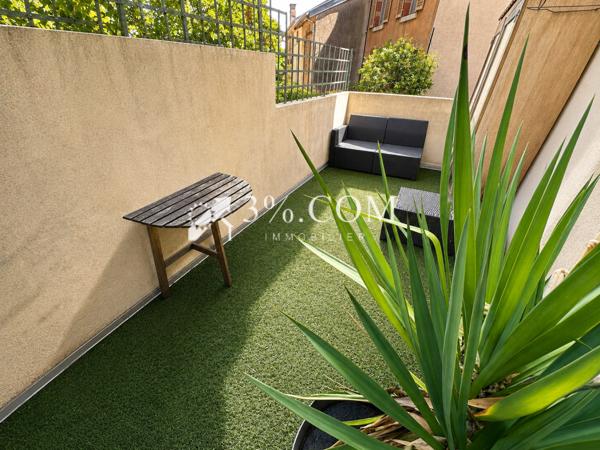 Maison
                                                                                                                                                                                                                                                                                                                        4 pièce(s)                                                                                                                                                                                                          2 chambre(s)                                                                                                                                                                                                          85  m²