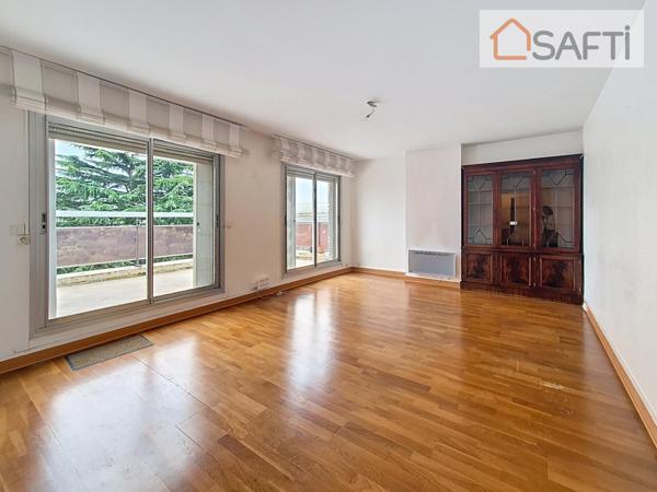 A 11 min du RER, T3 au dernier étage avec terrasse plein sud au calme