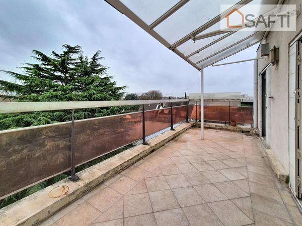 A 11 min du RER, T3 au dernier étage avec terrasse plein sud au calme