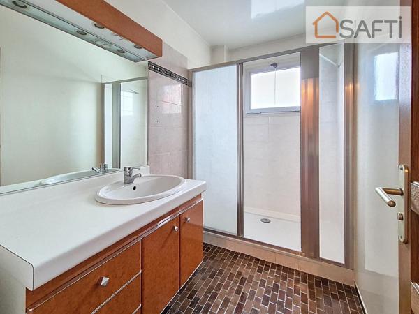 A 11 min du RER, T3 au dernier étage avec terrasse plein sud au calme