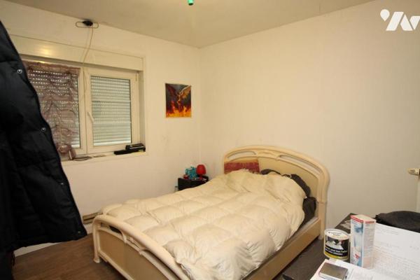 Maison avec garage et cour