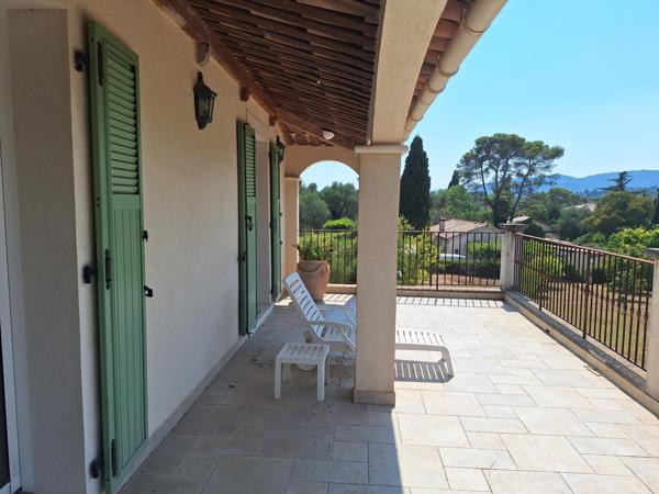 MOUGINS - Maison 6 P habitable sans travaux + piscine DPE B