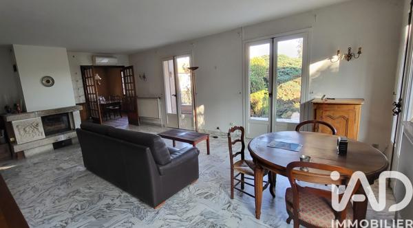 Maison à vendre 6 pièces 143 m² Saint-Genis-Laval