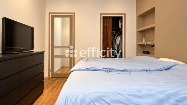 Appartement
         1 pièce
        - 30 m² 299 000 € *