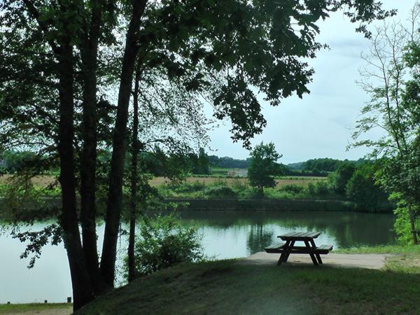 Appartement T3 avec terrasse et vue rivière dans résidence sécurisée