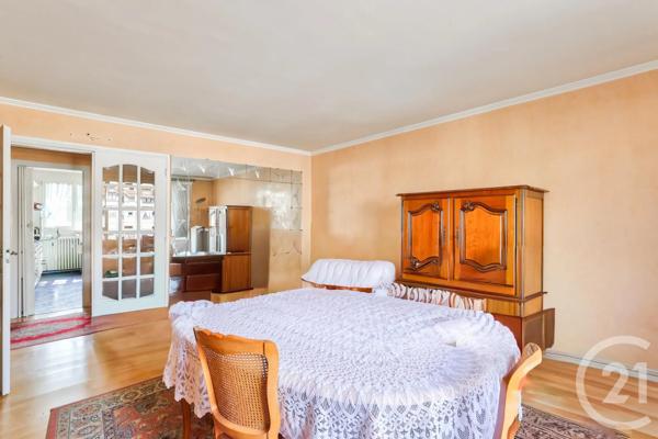 Appartement F3 à vendre  3 pièces - 66,67 m 2   LA COURNEUVE  - 93