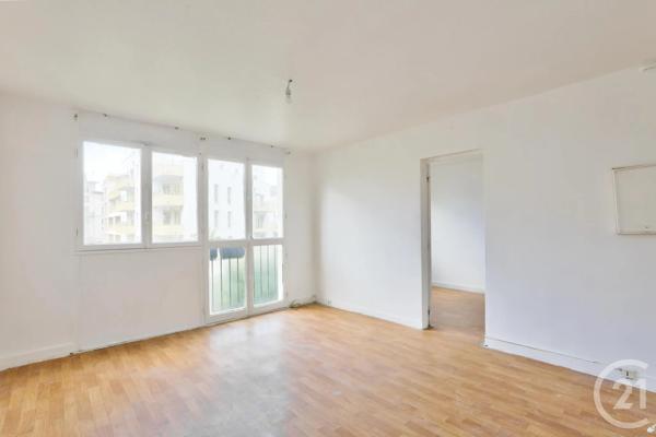 Appartement F3 à vendre  3 pièces - 66,67 m 2   LA COURNEUVE  - 93
