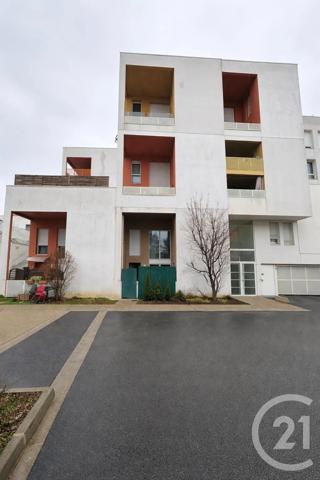Appartement F3 à vendre  3 pièces - 66,67 m 2   LA COURNEUVE  - 93
