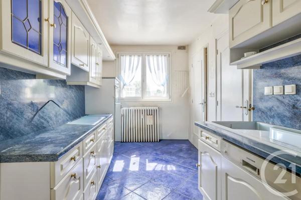 Appartement F3 à vendre  3 pièces - 66,67 m 2   LA COURNEUVE  - 93