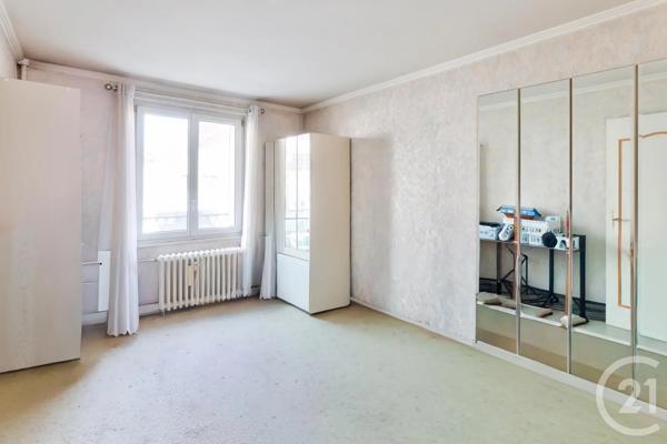 Appartement F3 à vendre  3 pièces - 66,67 m 2   LA COURNEUVE  - 93