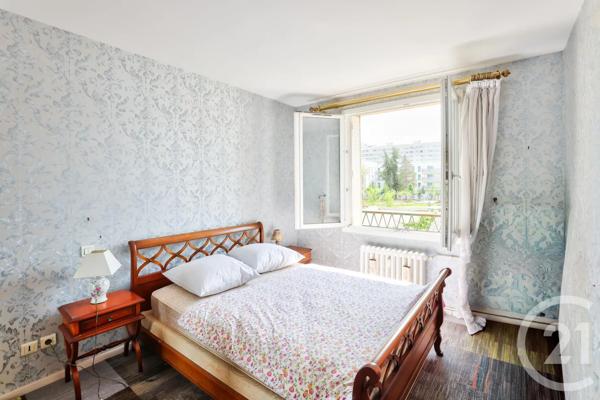 Appartement F3 à vendre  3 pièces - 66,67 m 2   LA COURNEUVE  - 93