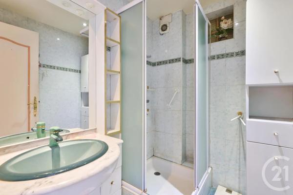 Appartement F3 à vendre  3 pièces - 66,67 m 2   LA COURNEUVE  - 93
